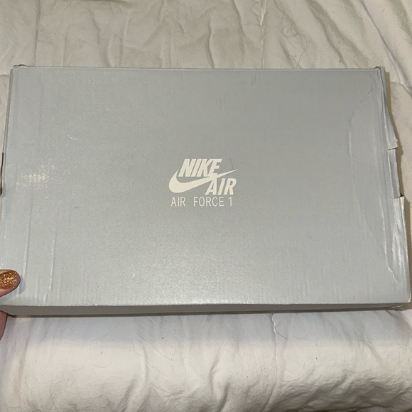 Nike Air Force I - Picture 2 of 8